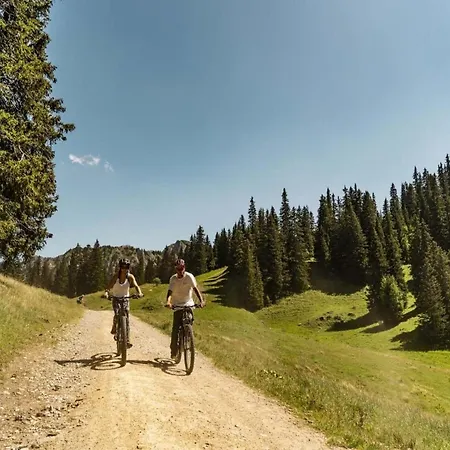 For 2 With Mountain Views *